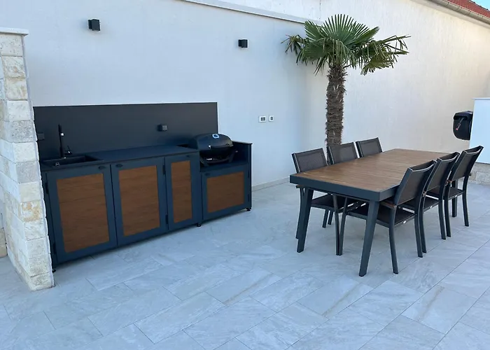 65 Large 55m2 Private Heated Pool Peaceful Escape *