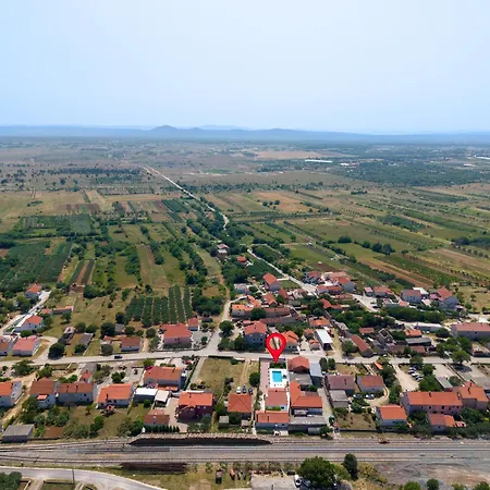 65 Large 55m2 Private Pool Peaceful Escape * Skabrnje