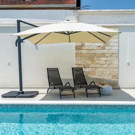 ヴィラ 65 Large 55m2 Private Heated Pool Peaceful Escape *