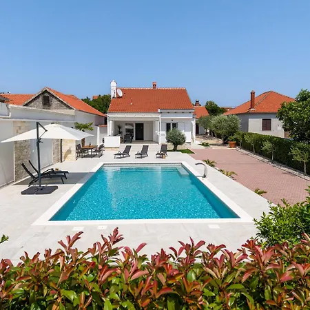 65 Large 55m2 Private Pool Peaceful Escape * Skabrnje