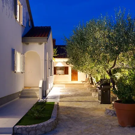65 Large 55m2 Private Pool Peaceful Escape * Skabrnje