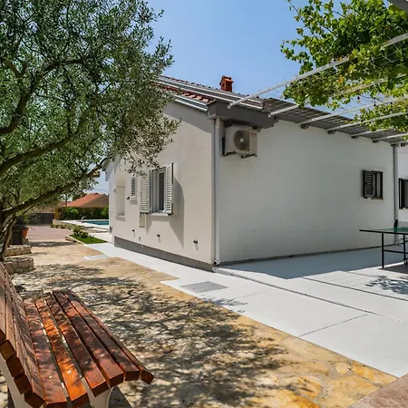 65 Large 55m2 Private Pool Peaceful Escape