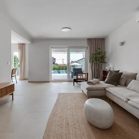 65 Large 55m2 Private Pool Peaceful Escape *