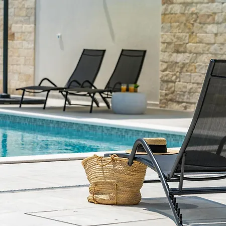 65 Large 55m2 Private Pool Peaceful Escape Villa *