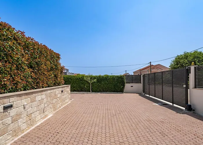 65 Large 55m2 Private Heated Pool Peaceful Escape Villa *