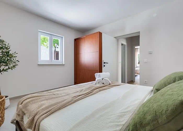 65 Large 55m2 Private Heated Pool Peaceful Escape Villa *