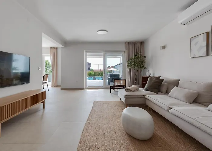 65 Large 55m2 Private Heated Pool Peaceful Escape *